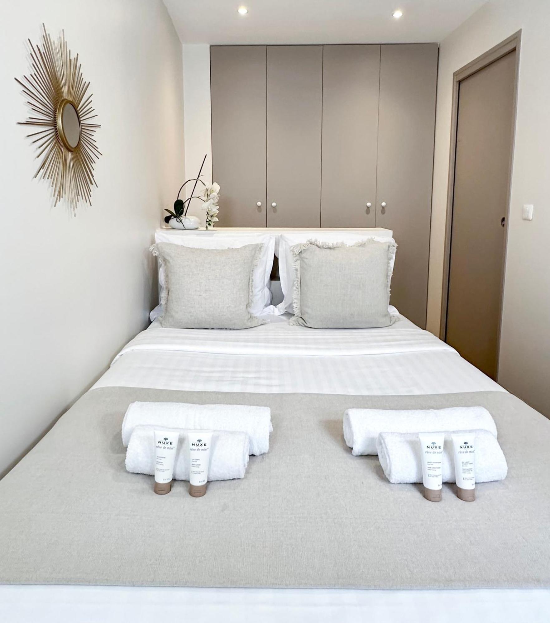 Champs - Elysees Finest Flat * Paris