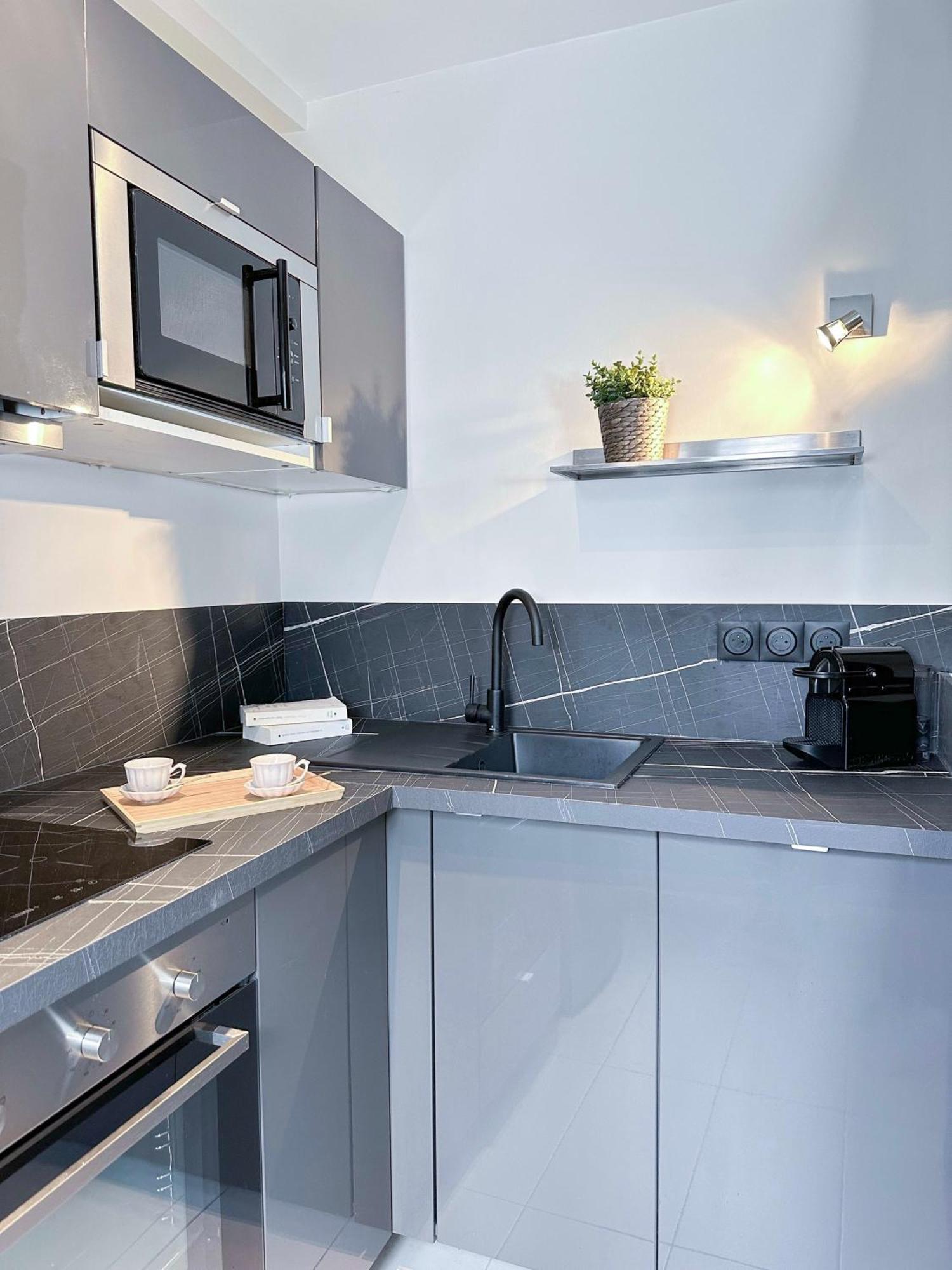 Champs - Elysees Finest Flat Apartment Paris